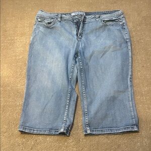 Silver Jeans Women's Light Blue Cropped Jeans